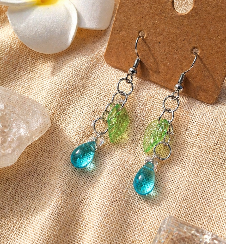 Faewen - Delicate nature-inspired earrings in your colour